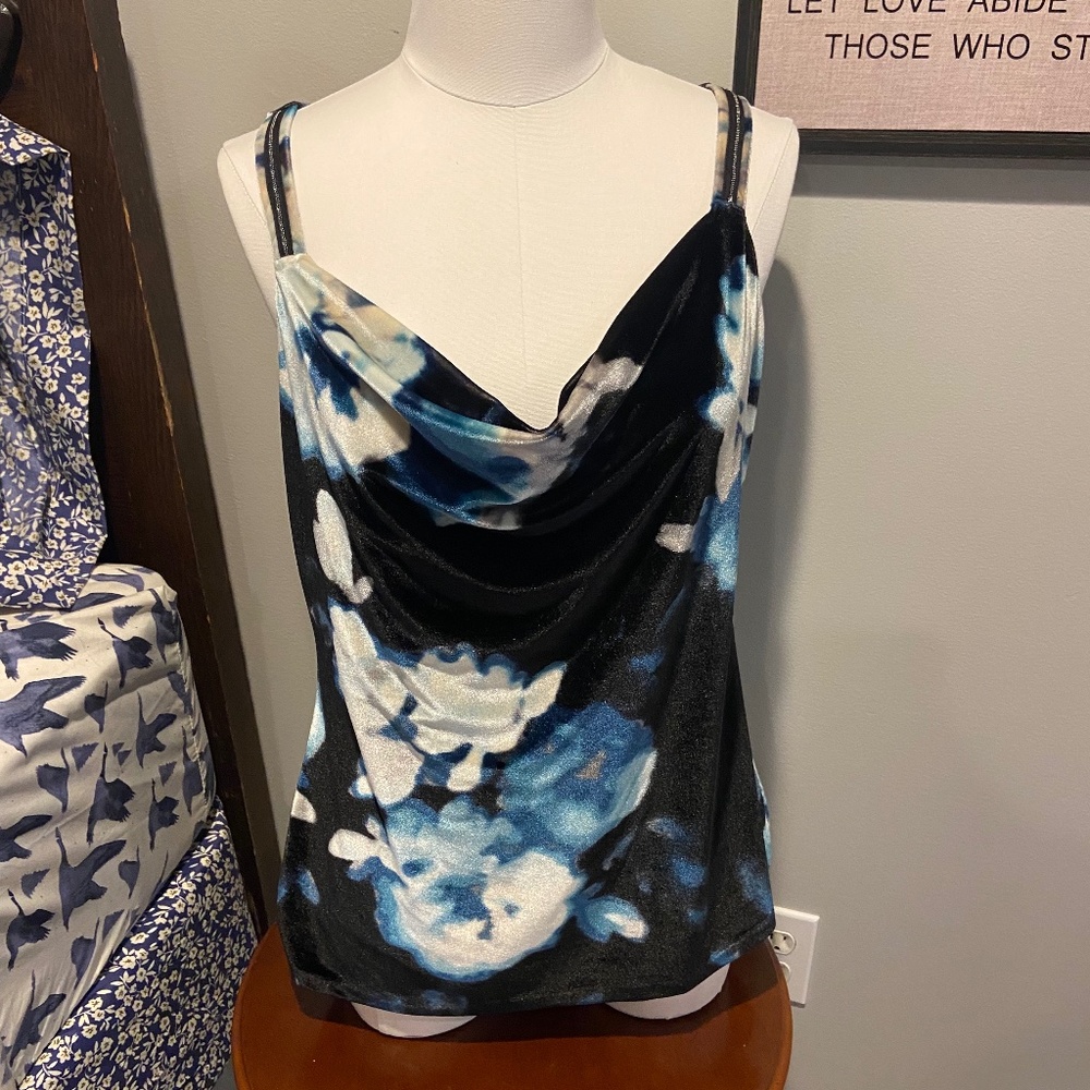 White House black Market Tank top
